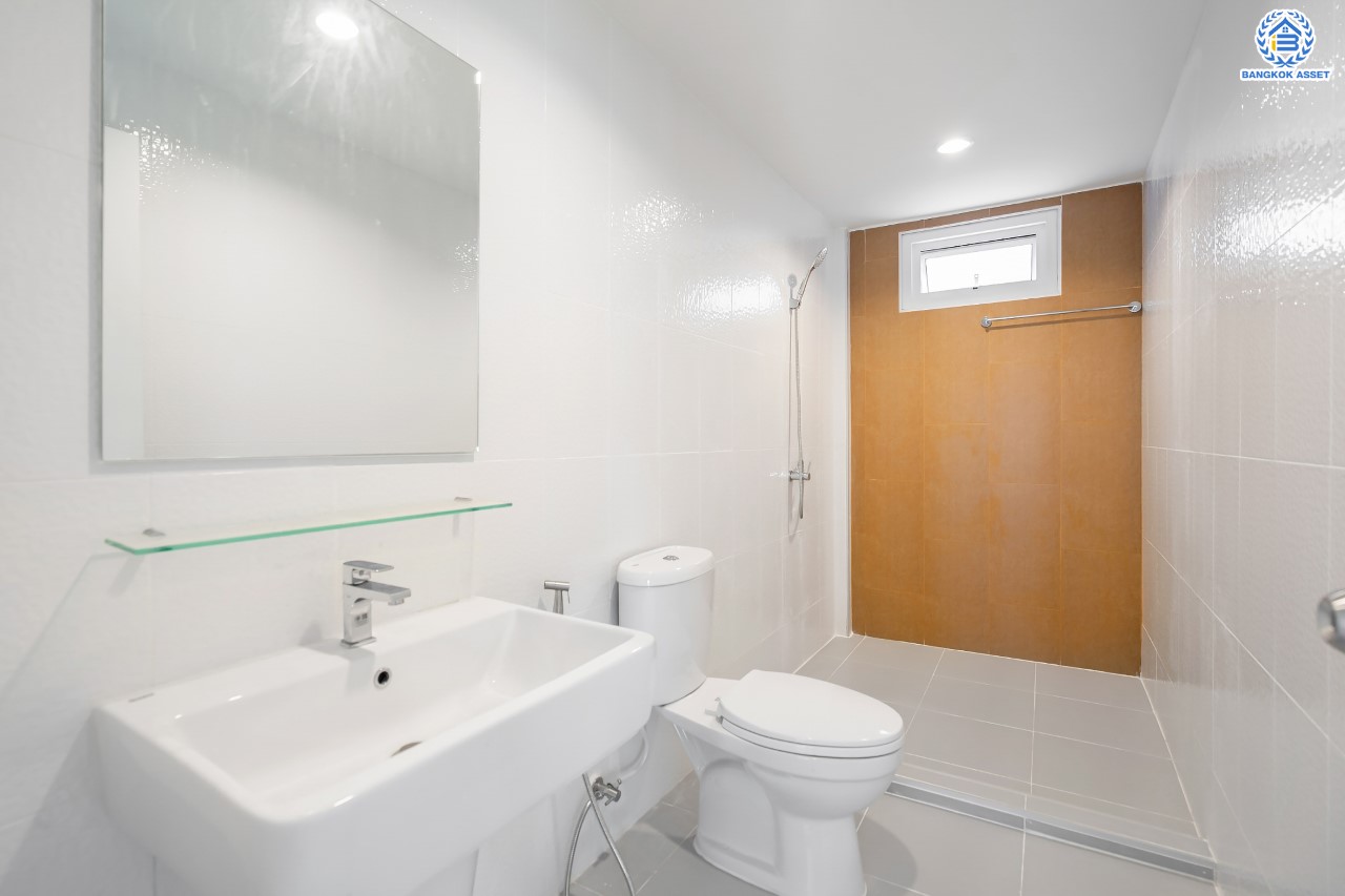 บ้านมือสองตกแต่งใหม่ ม.สินวงศ์ ดอนเมือง บ้านเดี่ยว เนื้อที่ 50 ตร.ว. ฟังก์ชัน 3 ห้องนอน 2 ห้องน้ำ จอดรถได้ 2 คัน บนทำเลดีที่สุด ใกล้สนามบินดอนเมือง ทางด่วน "ศรีสมาน" และรถไฟฟ้าสายสีแดง "สถานีดอนเมือง"